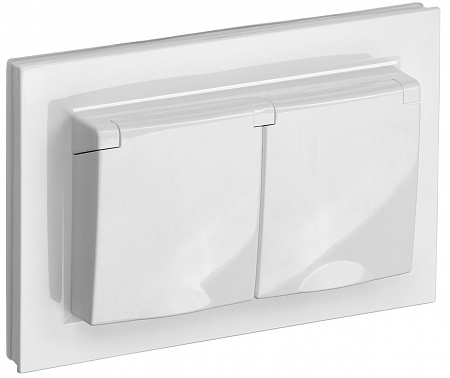 Розетка 2P+2P+E со шторками с крышкой 16А в сборе IP44 белый BRITE BR-R26-16-44-K01-F IEK